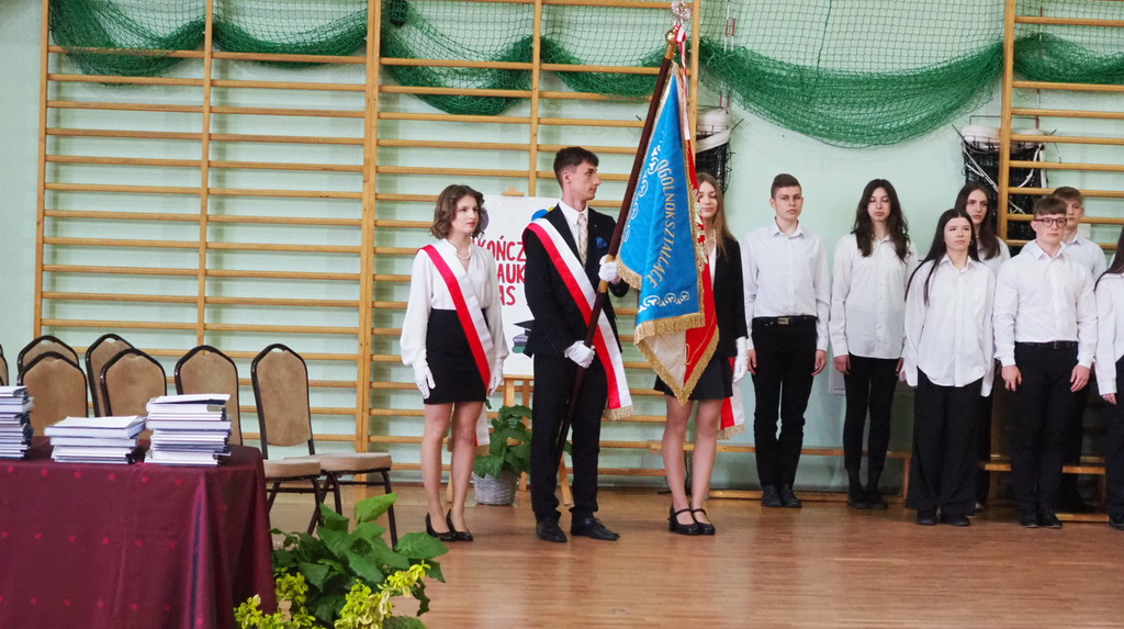 Zdjęcie zakonczenie_roku_4_2023 (78)b569aa91-3dad-40d9-b222-cfeaa703d66f.jpg w galerii Uroczyste pożegnanie tegorocznych maturzystów